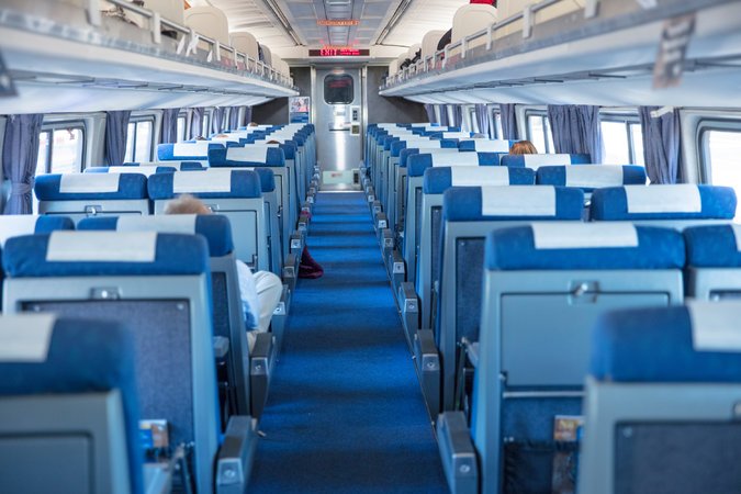 Review: Amtrak reinvents ‘traditional’ dining car meals | trains