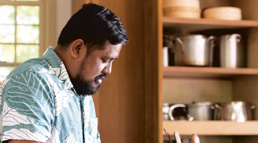 Beyond Kalua Pig: Chef Sheldon Simeon Shows Us How to Cook Real Hawai’i – Sunset Magazine
