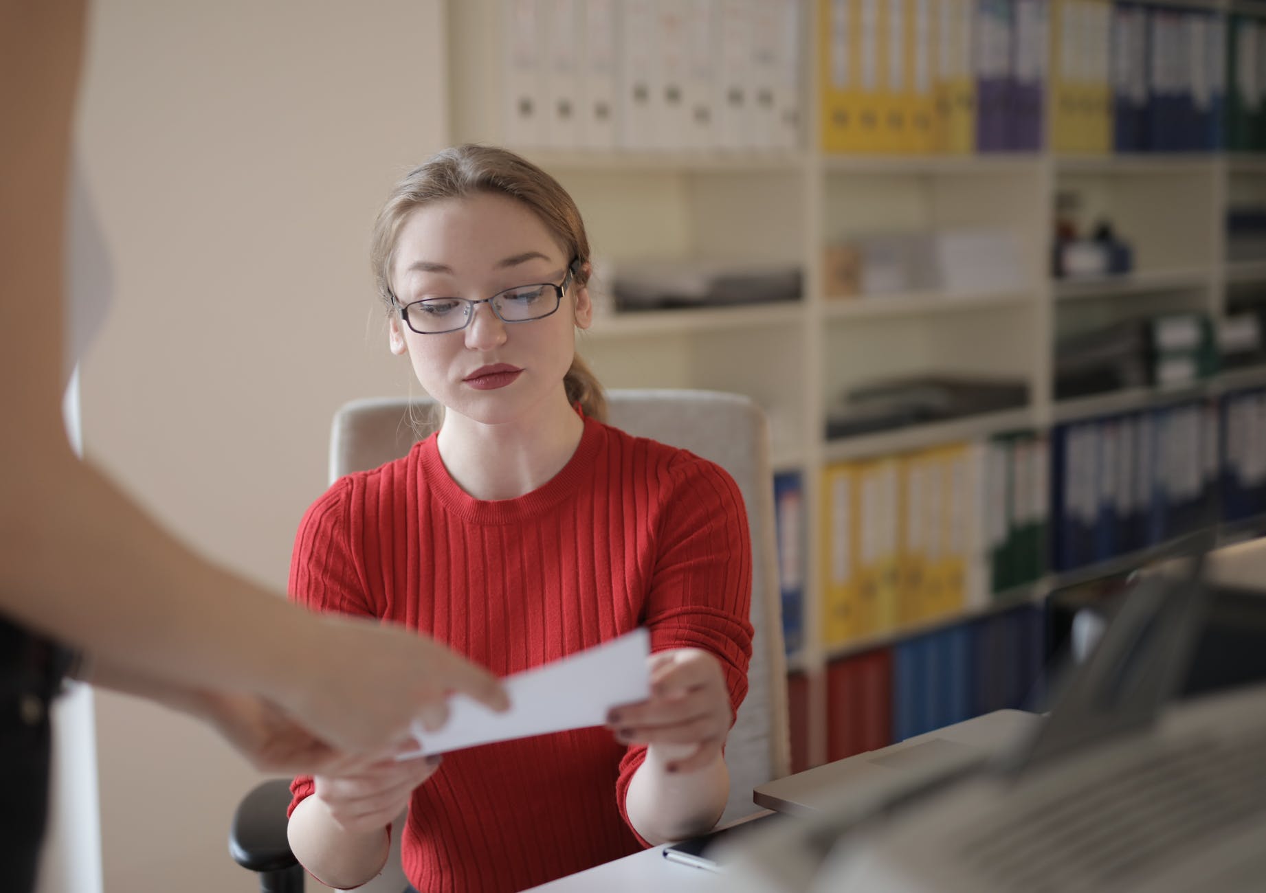 In Rochester’s library, social worker helps those in need | MPR News