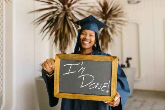 Biden canceling $10,000 in student loan debt for most, extending payment pause – CBS News