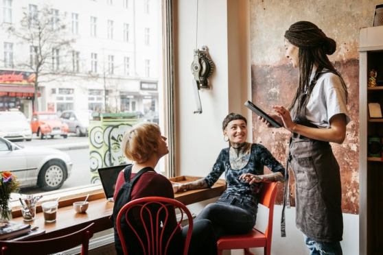 These Are The Things Restaurant Servers Notice About You Right Away When You’re Dining Out