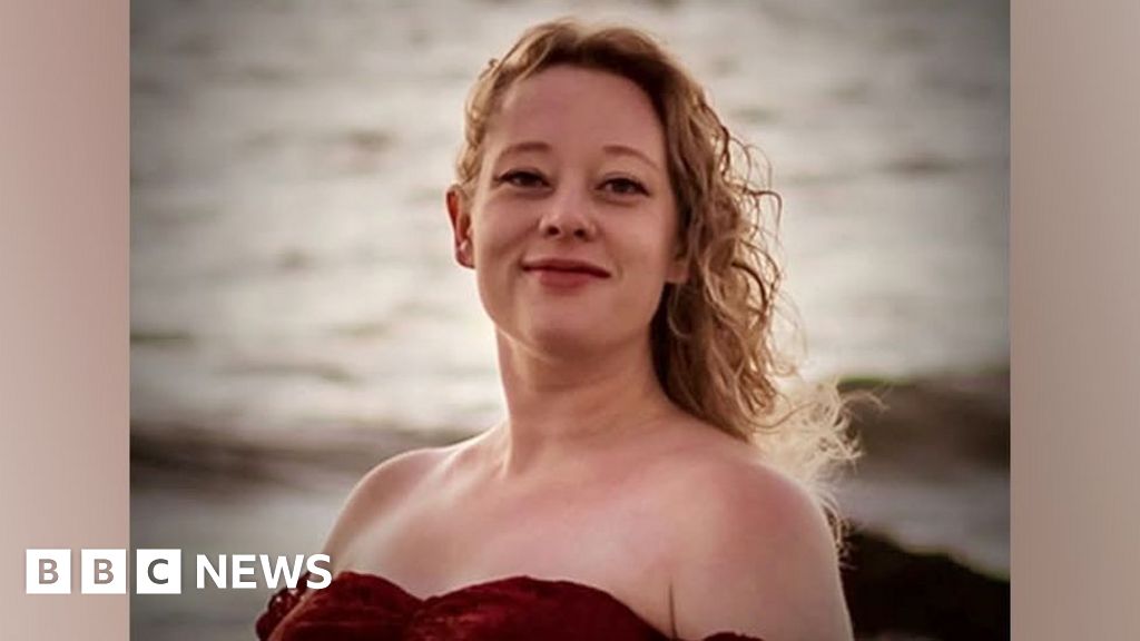 As Minneapolis ICE shooting draws national attention, local and federal leaders dig in their heels – POLITICO