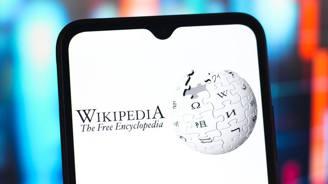 What the data says about Wikipedia on its 25th anniversary – Pew Research Center
